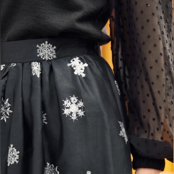 Modcloth Falling For Winter ALine Skirt Black White Snowflake ALine Skirt 12 NWT - Picture 4 of 12